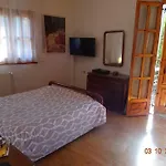 Vitina's Little House Guest house Vytina