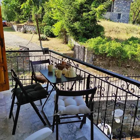 Konukevi Vitina's Little House 3*