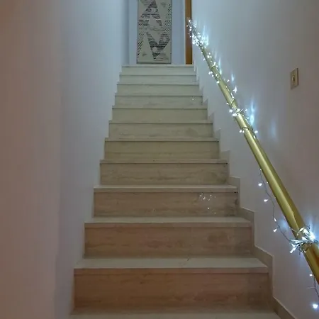 Vitina's Little House 3*