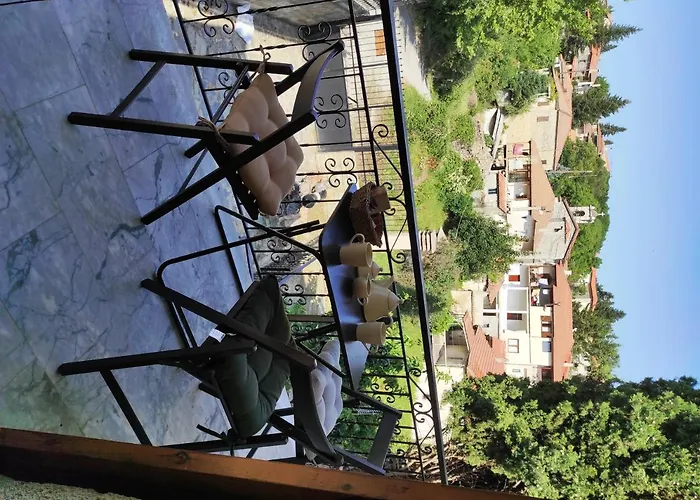 Vitina's Little House Casa de hóspedes 3*