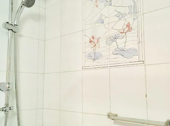 ゲストハウス Vitina's Little House ヴィティナ